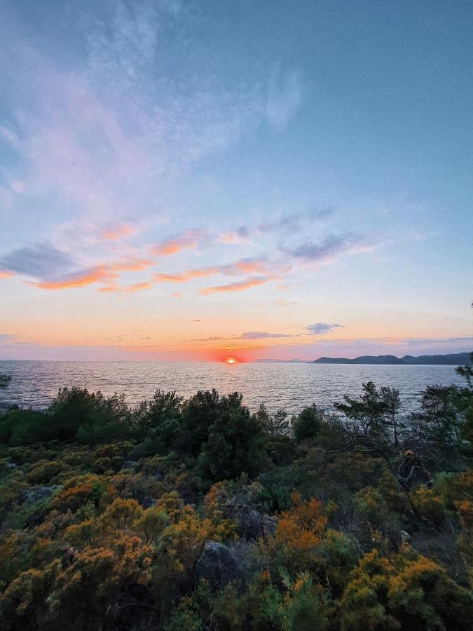 Rocas Roja Beach Hotel Faralya Eksteriør bilde